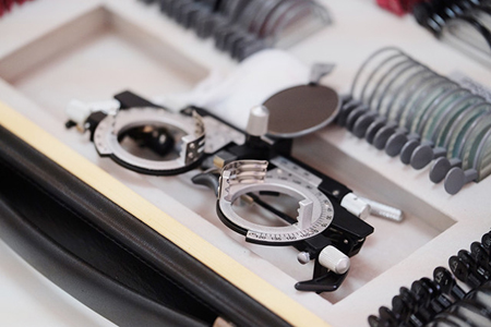 配镜之前散瞳验光和不散瞳验光有什么区别 配镜之前散瞳验光和不散瞳验光有什么区别