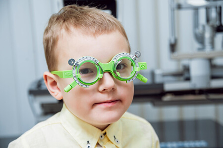 13岁儿童配近视眼镜需注意哪些？