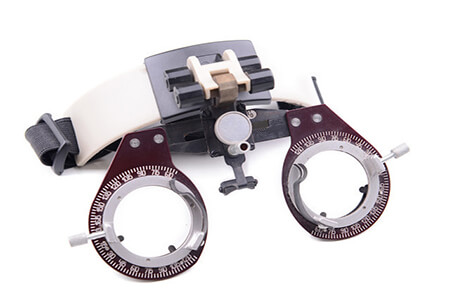 医院验光就一定很准确吗?配眼镜选择验光师很关键!