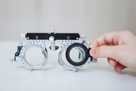 成年人为什么也要医学验光配镜？