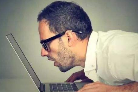 高度近视眼底病变的概率高吗？