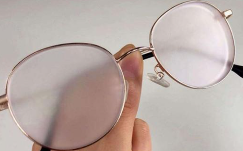 配儿童金框眼镜要注意什么？