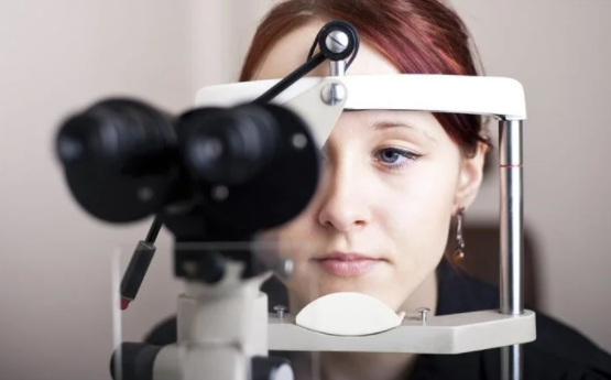 做精雕近视手术后，还能愉快地打游戏嘛？