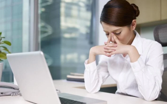 常喝菊花茶能治疗干眼症吗？