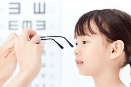 儿童近视眼怎么才可以控制度数不涨呢？