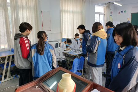 沃瑞眼科走进安庆九中，开展眼健康公益体检活动